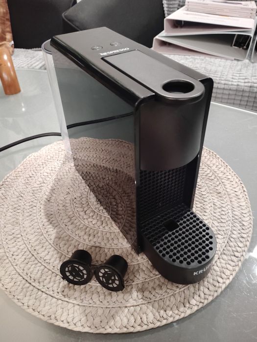 Ekspres do kawy na kapsułki Nespresso Essenza Mini , jak nowy!