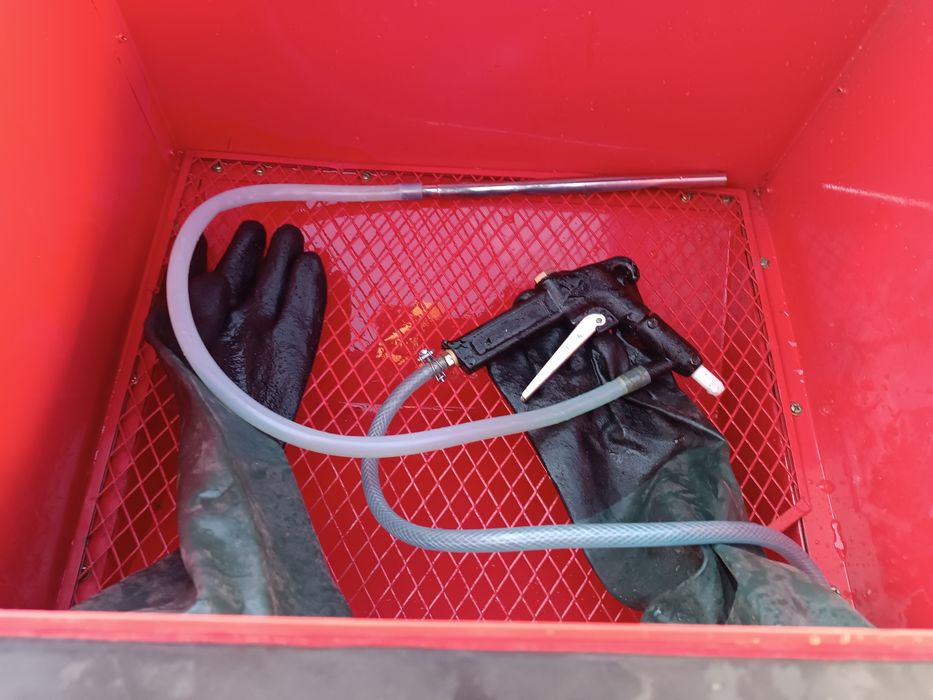 Piaskarka inzektorowa warsztatowa kabinowa 90l