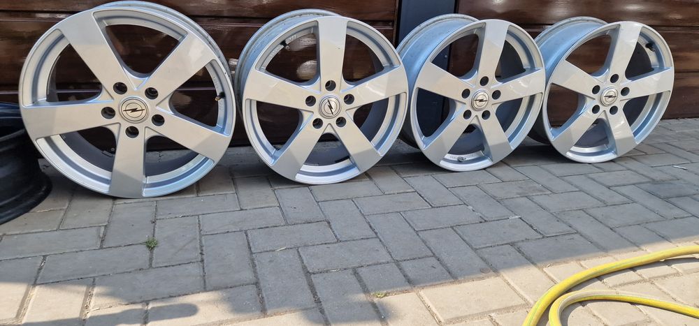 Felgi Aluminiowe Opel Astra J-K R17 5x115 ET43-7J+czujniki TMS