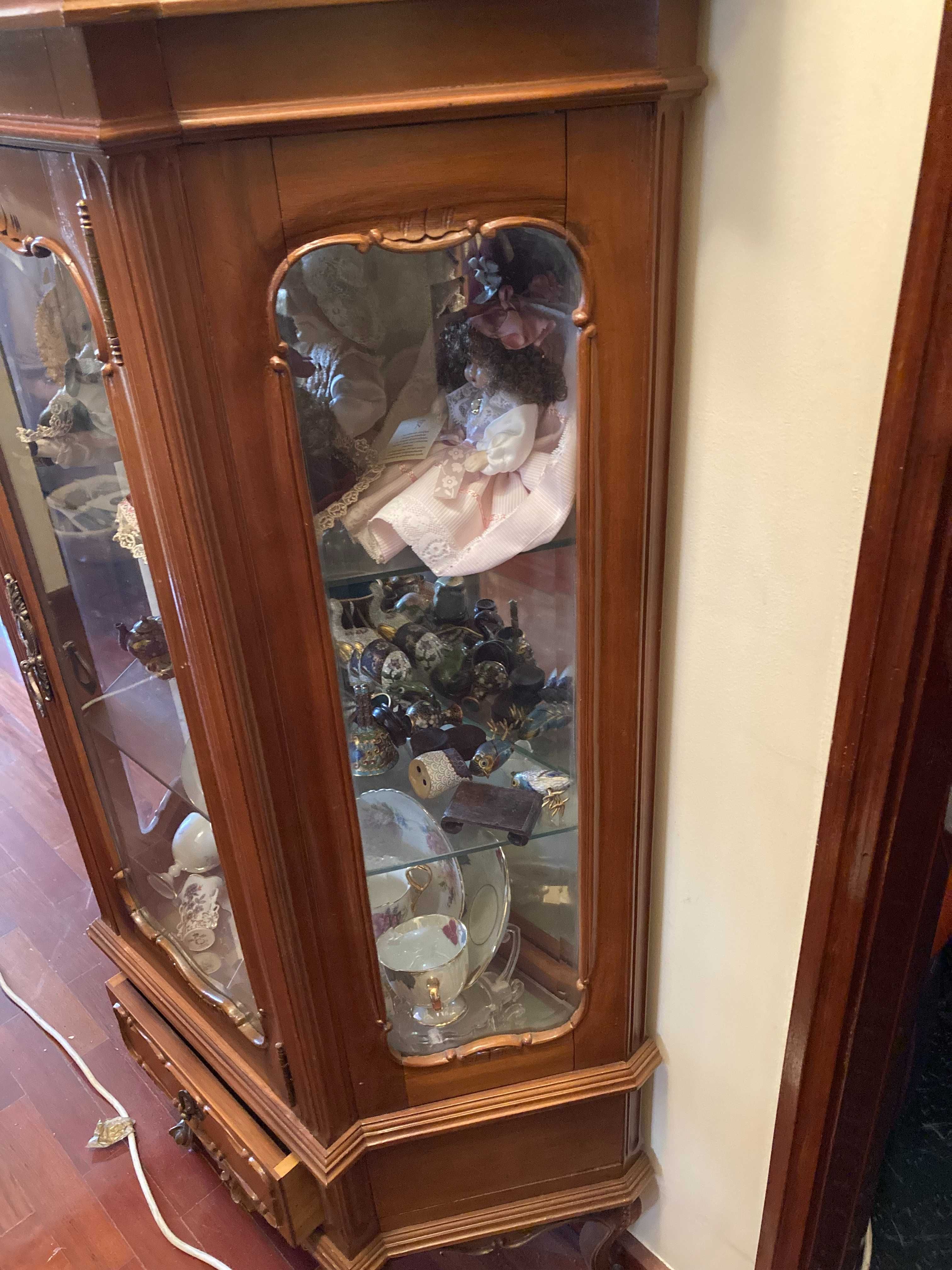 Móvel Vitrine madeira