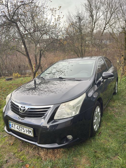Продається машина Тойота Авенсіс 2010 рік