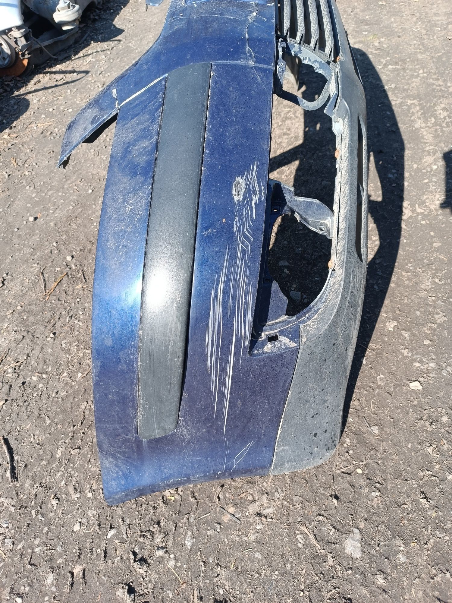 Zderzak przód VW passat B5 fl niebieski