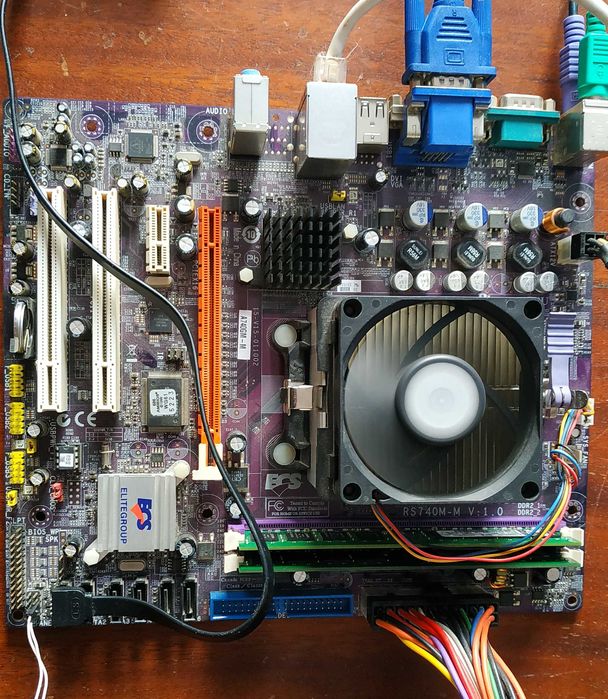 Материнська плата AM2+, Атлон 64 3500 , 2гб Озу