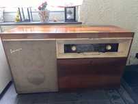 Radio z gramofonem Tesla LE680A-5 1966 rok