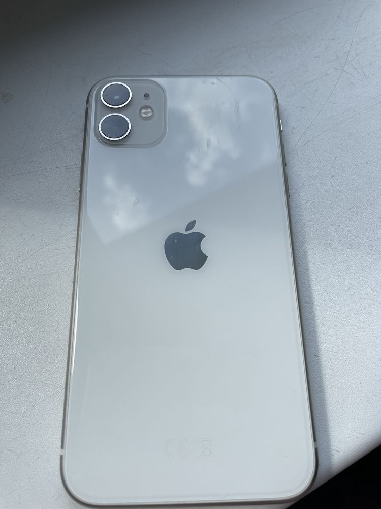 Iphone 11 white, 64 GB, stan super, folia hydrożelowa