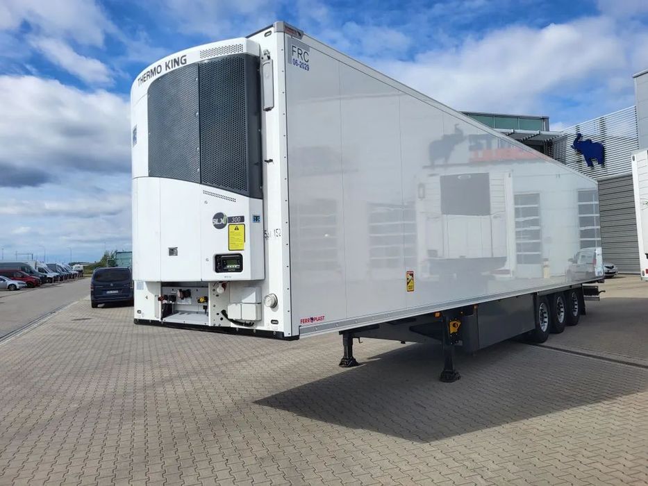 Schmitz Cargobull -  Kwiatówka; 2 700 mm wysokość; ThermoKing SLXi300 przeb. 3600 mth;