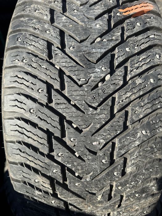 265/50/19 Nokian Hakkapeliitta 8