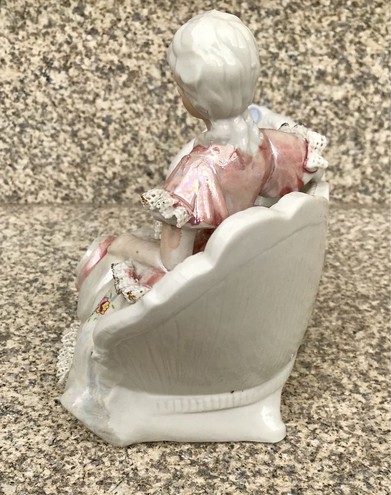 Estátua de porcelana