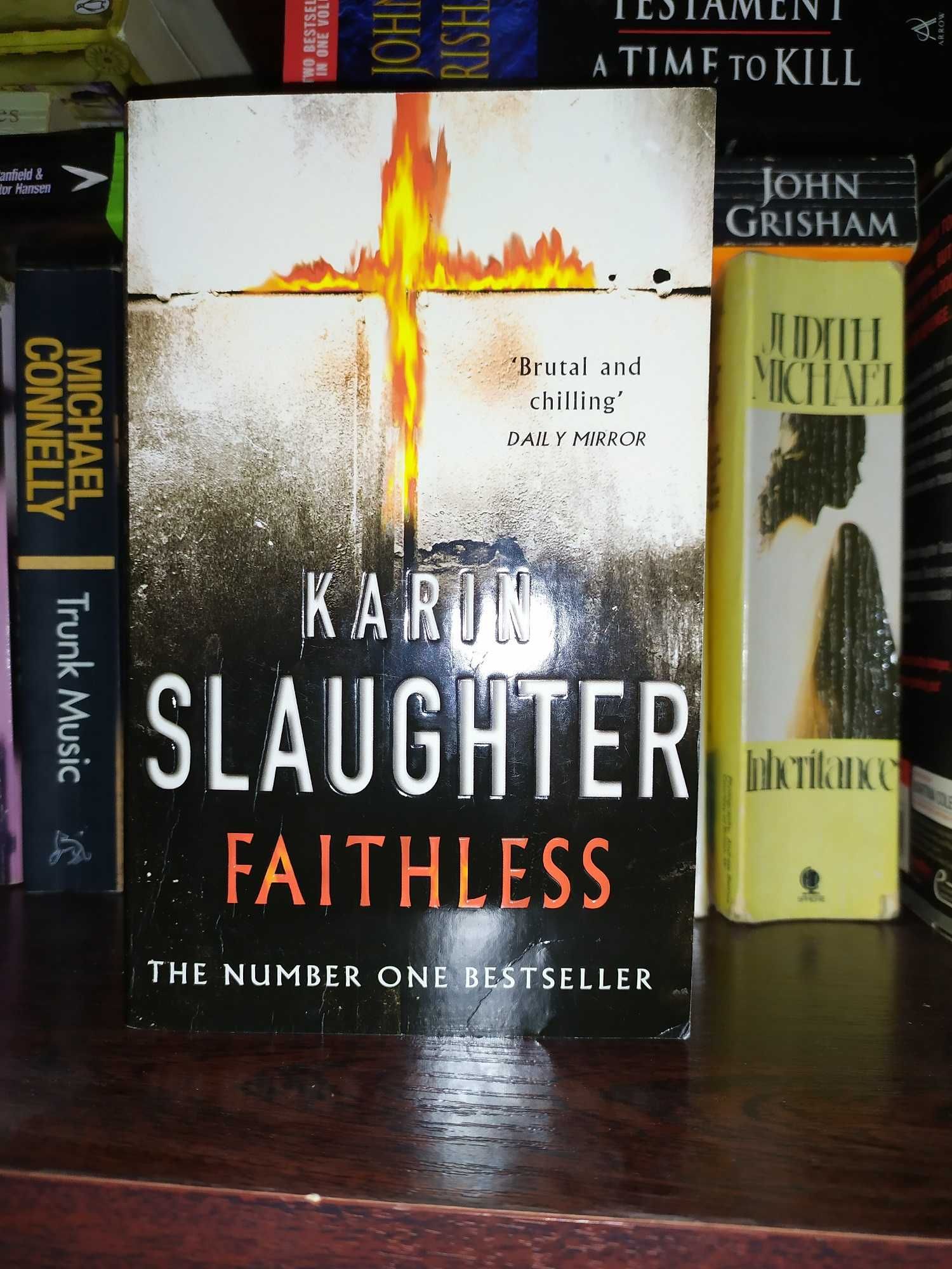 Karin Slaughter - Kisscut, A Faint Cold, Fear Faithless