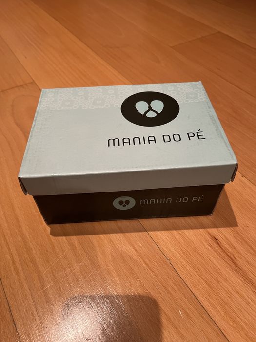 Mania do pé - sapatos criança