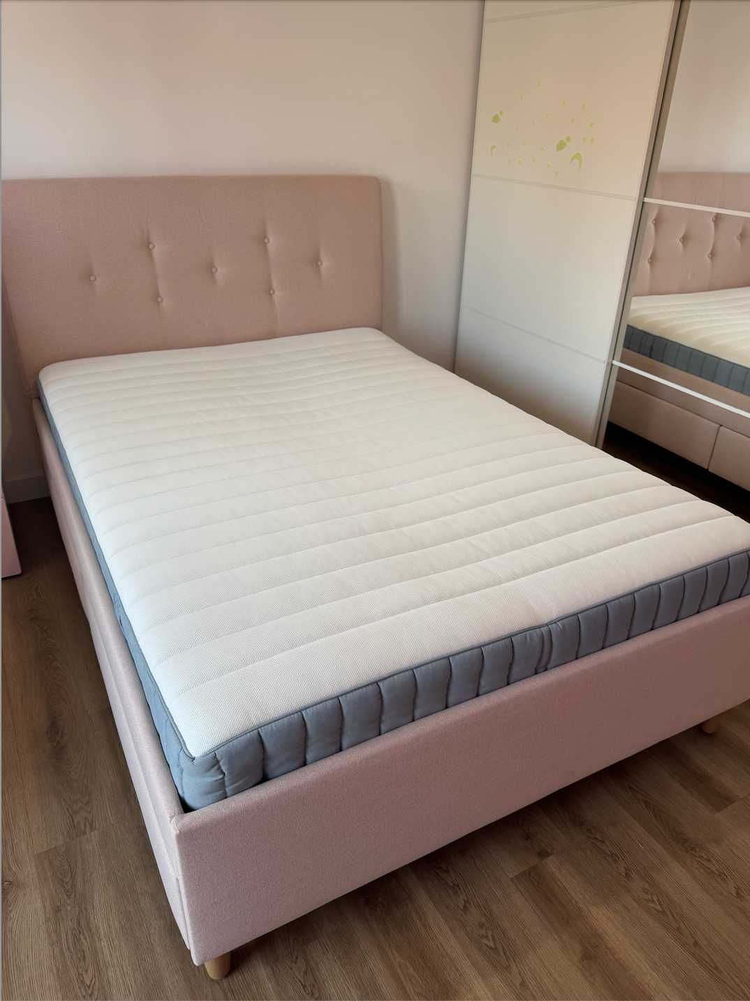 Cama estofada com gavetas 140x200 cm