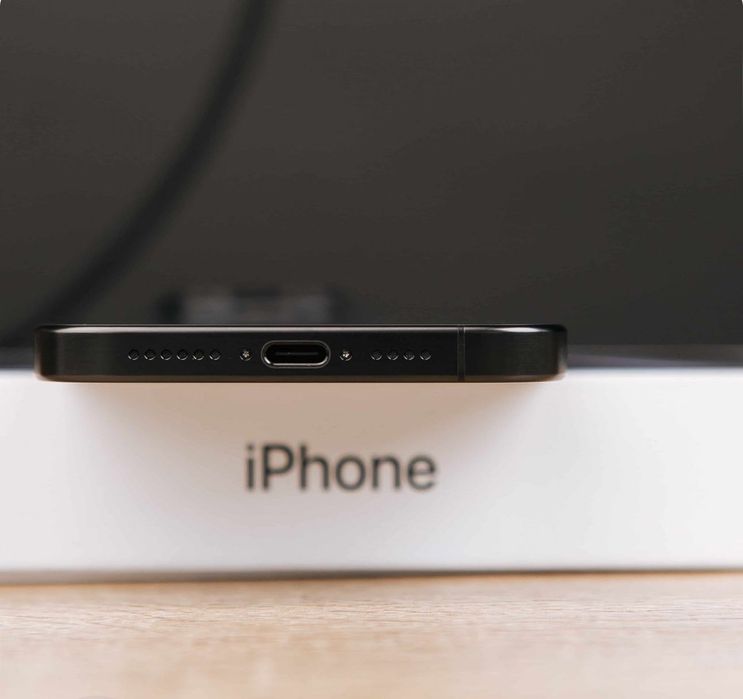 Apple iPhone 15 Pro Max 256 ГБ Black Titanium