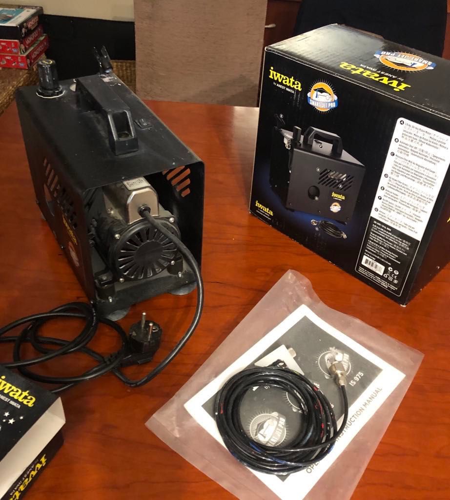 Iwata-Medea Pro Air Compressor + Iwata Eclipse Dual Action Airbrush