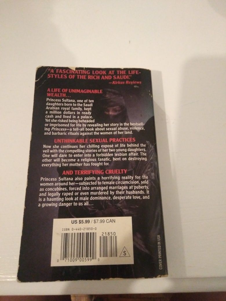 Livro "Princess Sultanas Daughters"