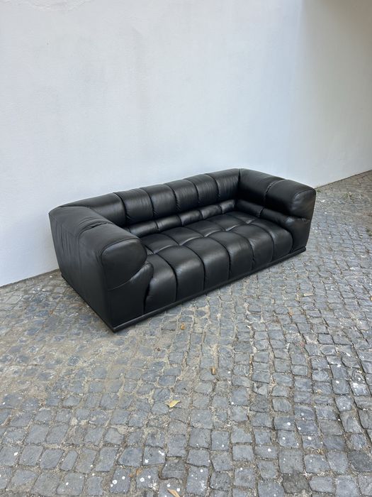 Sofá design retro Area Store OPORTUNIDADE