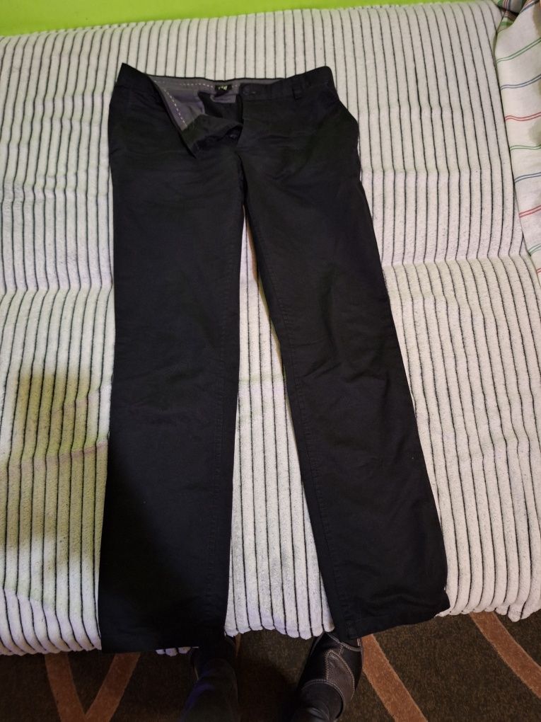 Spodnie marki H&M
