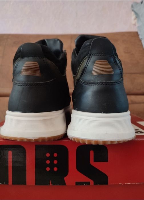 Кросівки чоловічі зимові