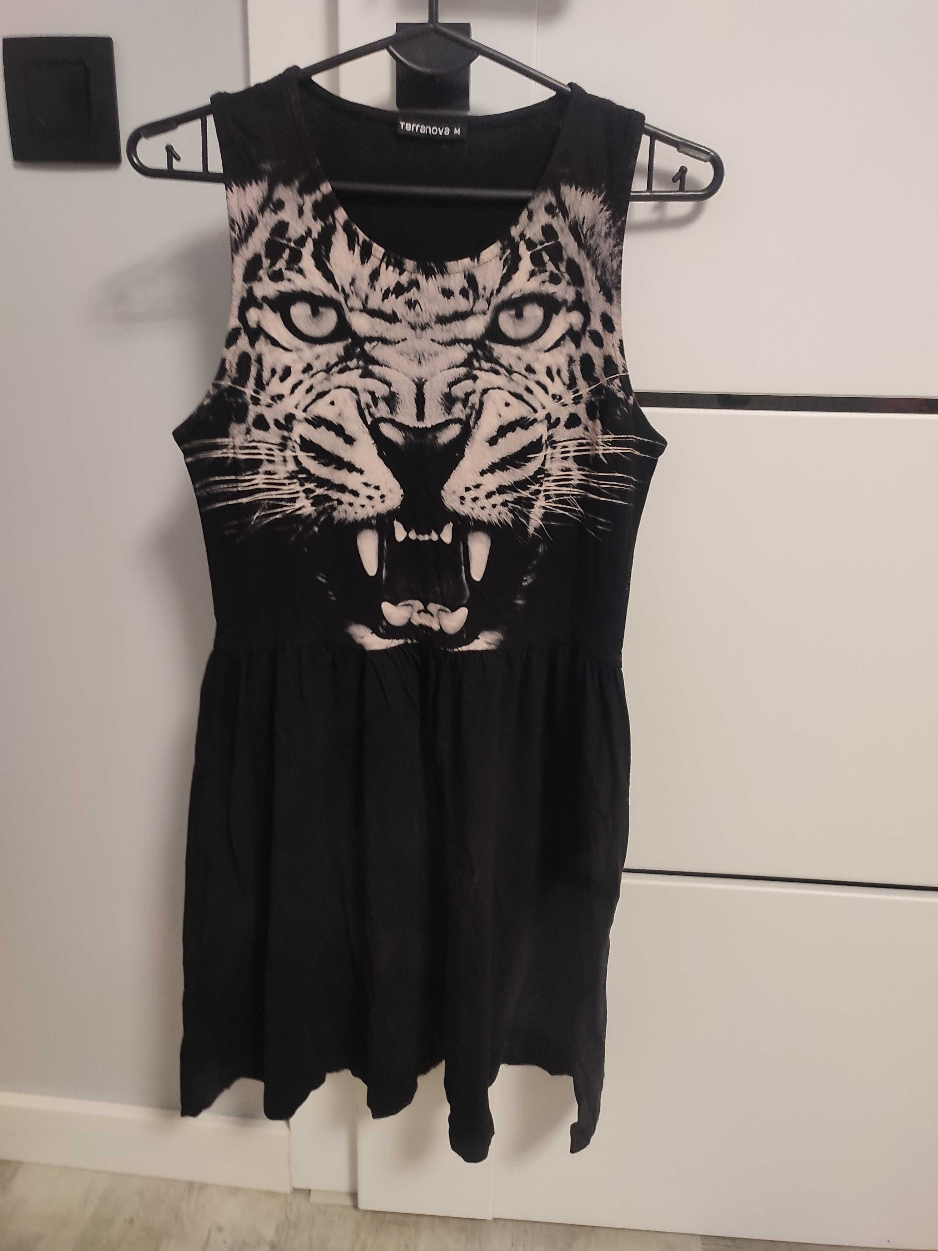 sukienka z motywem tygrysa