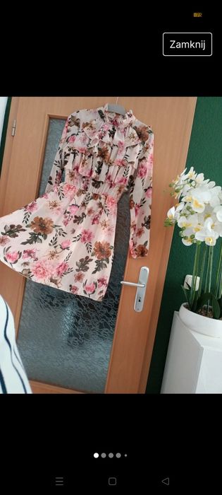 Piękna kwiatowa sukienka