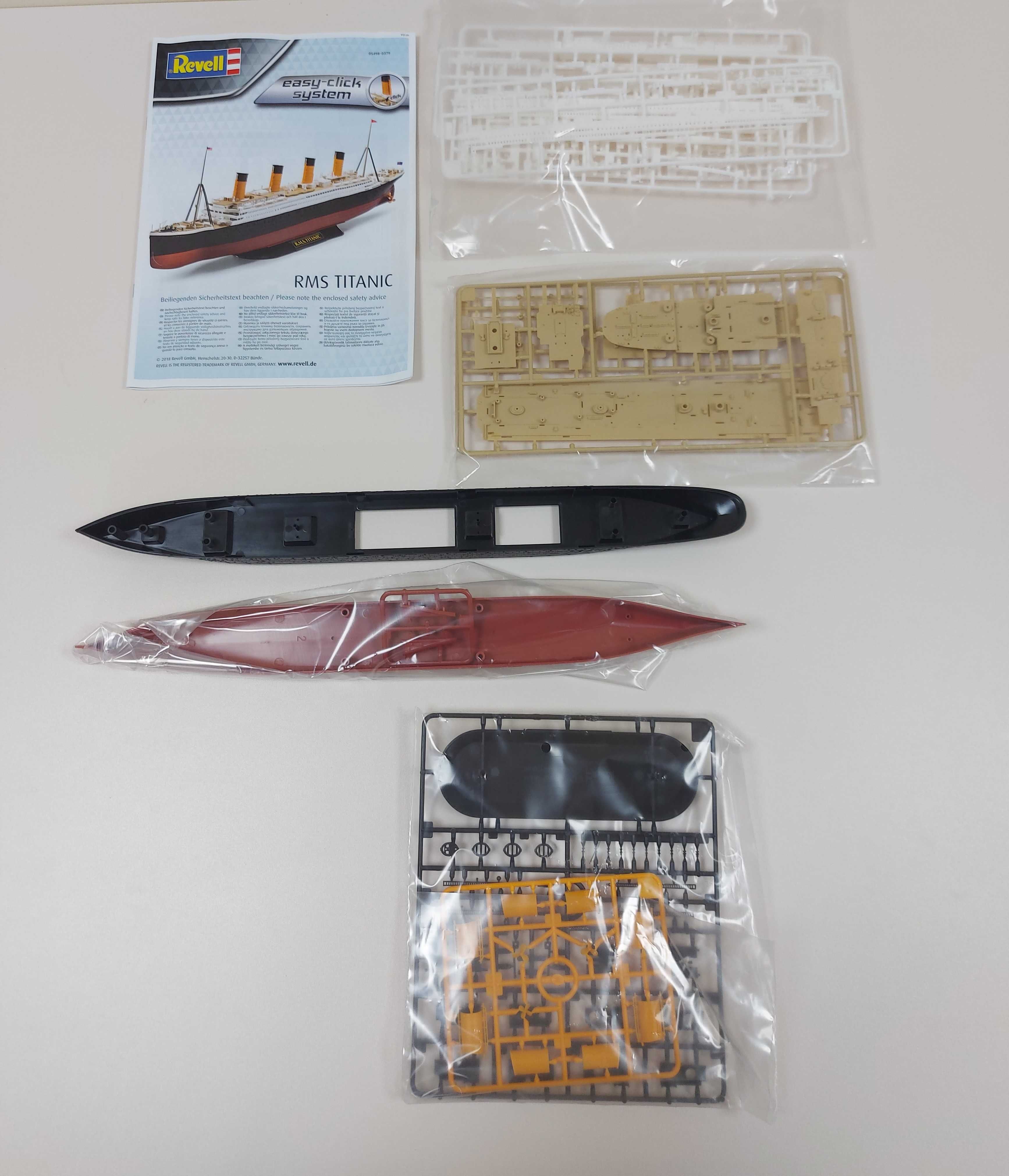 Revel 05498 Transatlantyk RMS TITANIC  F/1