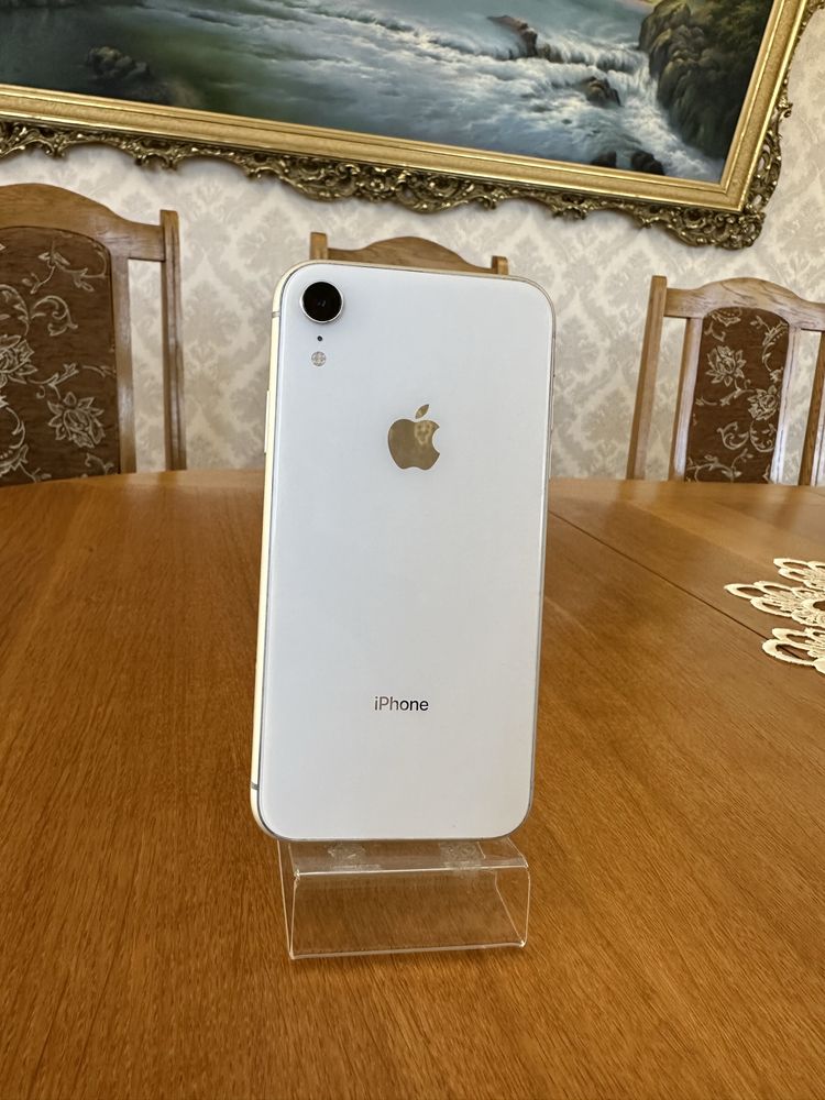 iPhone XR 64gb white