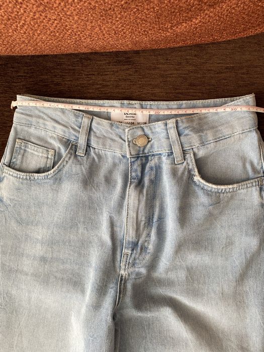 Жіночі джинси з розрізами Bershka