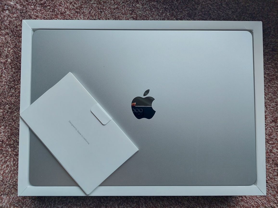 Macbook air Apple M3-chip 15-inch 8/256