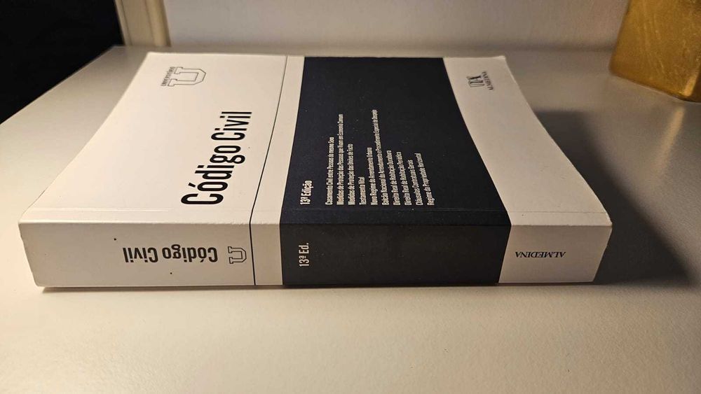 Código Civil - Universitário