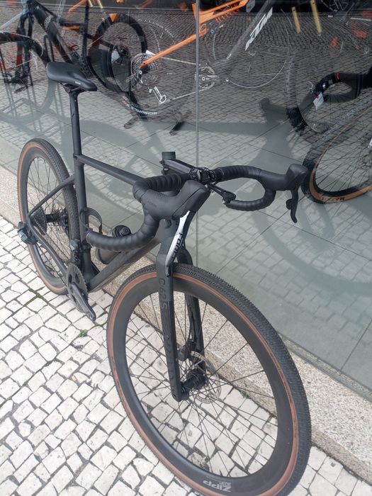 Cube Nuroad C:62 SLT Sram Force XPLR AXS Zipp 303s