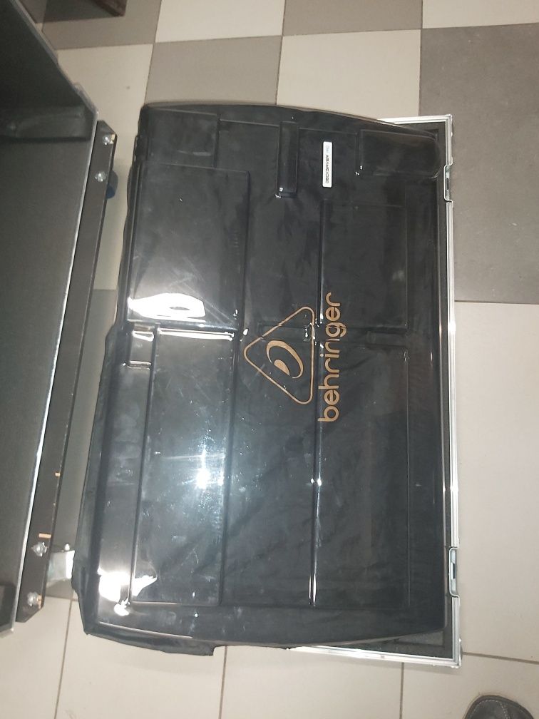 Beringer x32  full