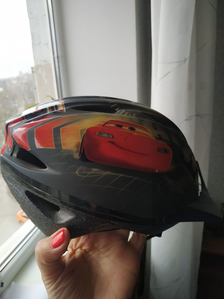 Шлем велосипедный р.50-54. Комплект защиты в подарок.