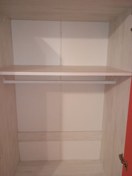 Szafa do pokoju młodzieżowego lub dziecięcego