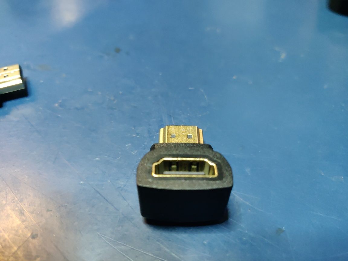 Kątowe przejściówki HDMI