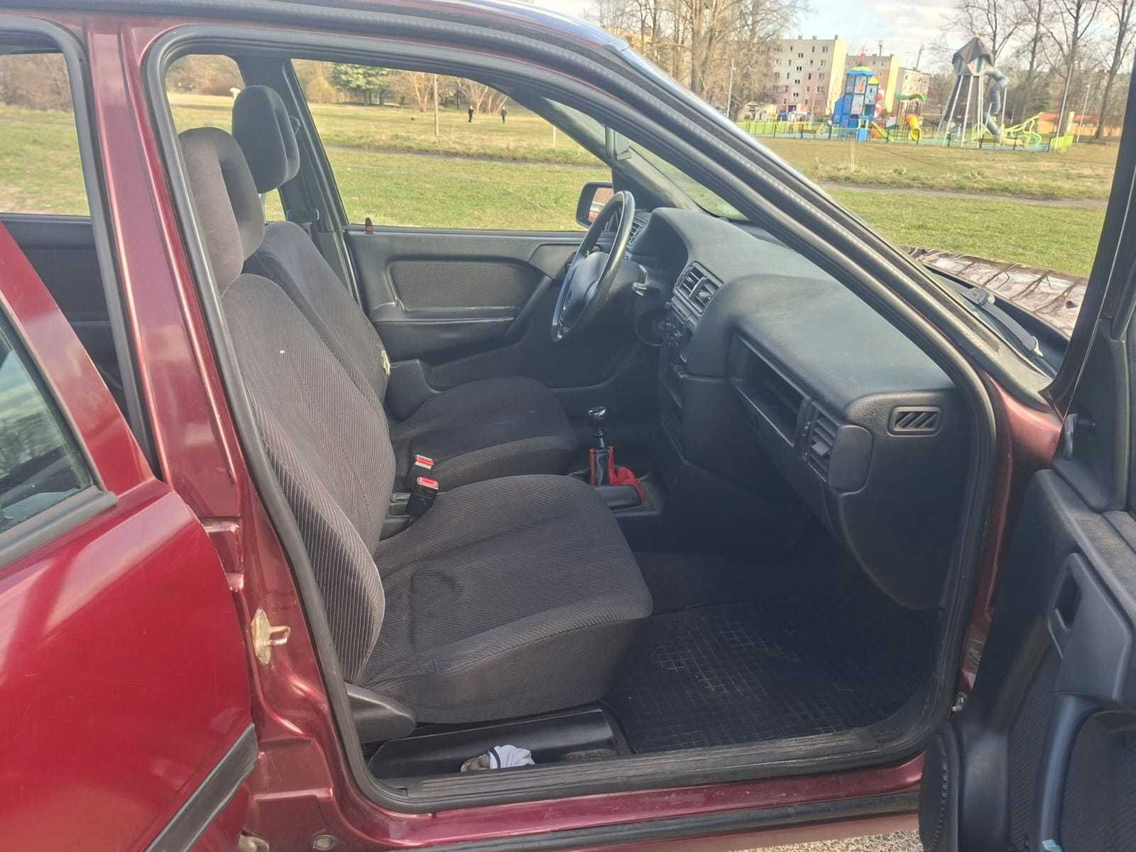 Opel Vectra I rocznik 1991 pod żółte blachy wersja A