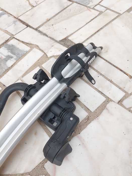 Suporte bicicletas Thule + 2 barras carro
