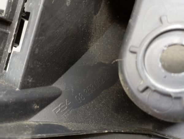 Guia de pára-choques trás direita PEUGEOT 308 III