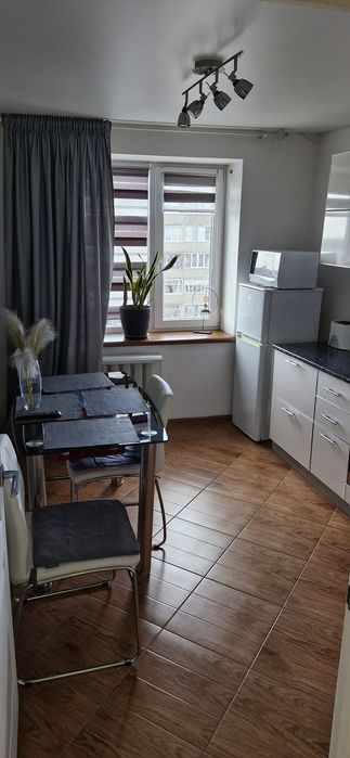 Від 1 місяця .Комунальні входять в ціну