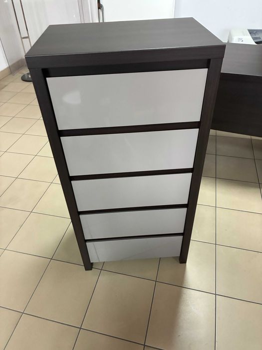 Komoda Black Red White