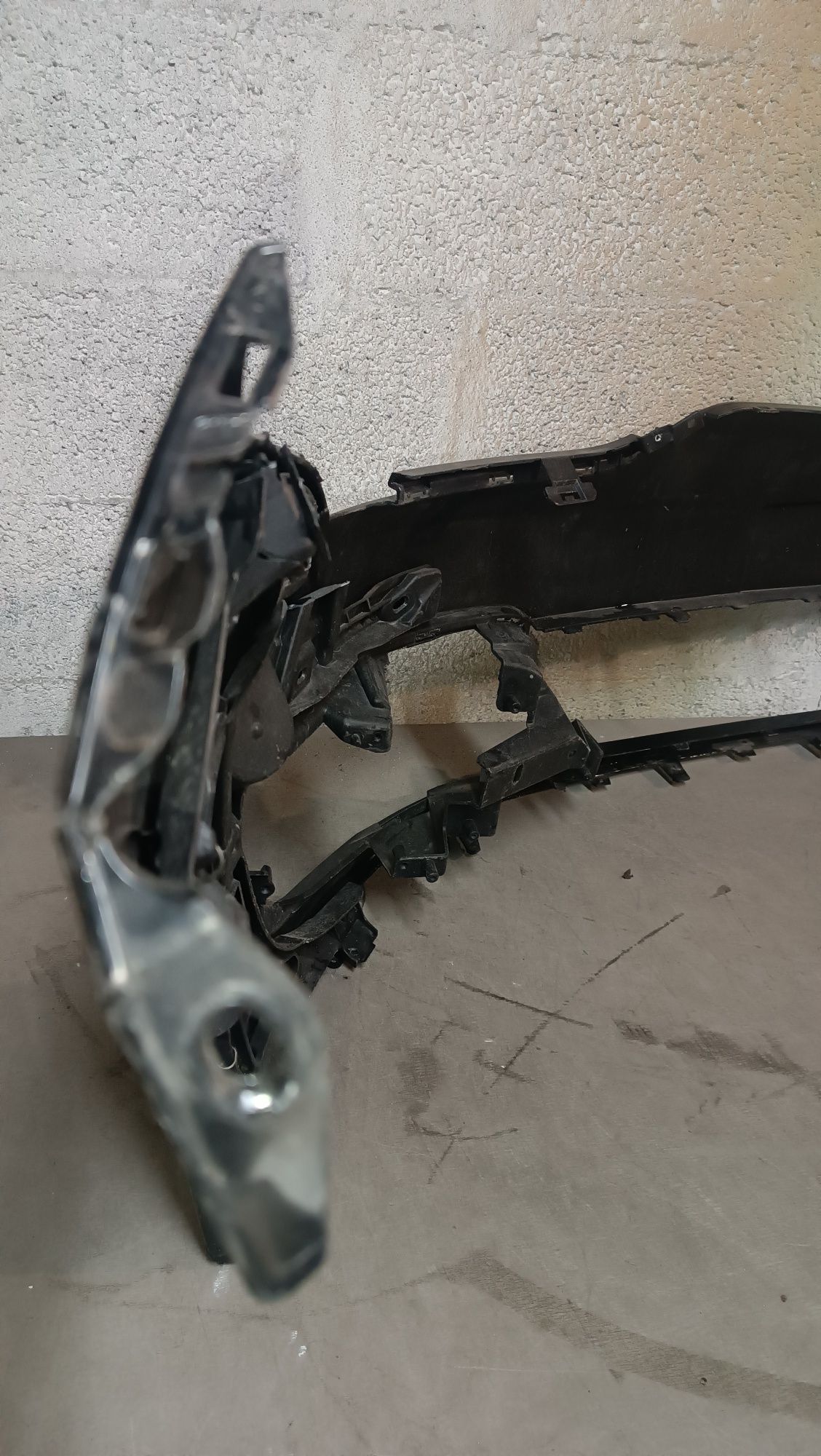 Vendo parachoque de frente Renault Megane 3 grandtour ano 2013/16