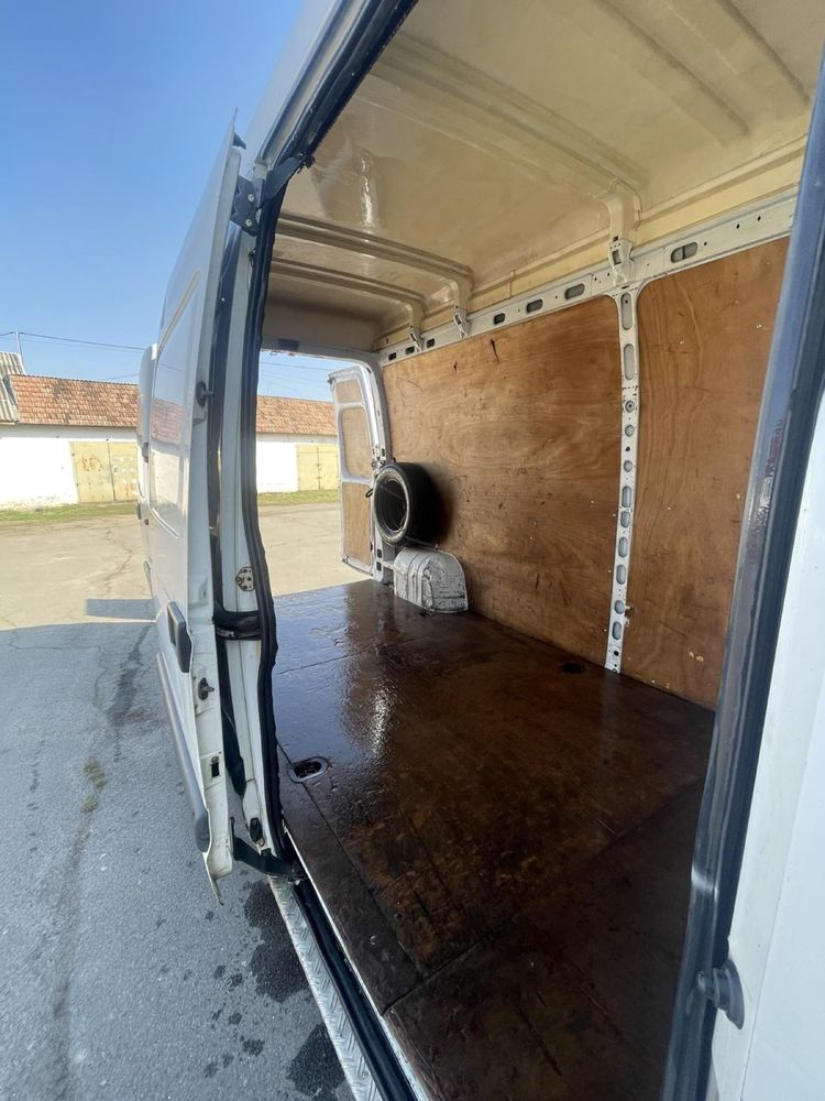 Продам Renault Master