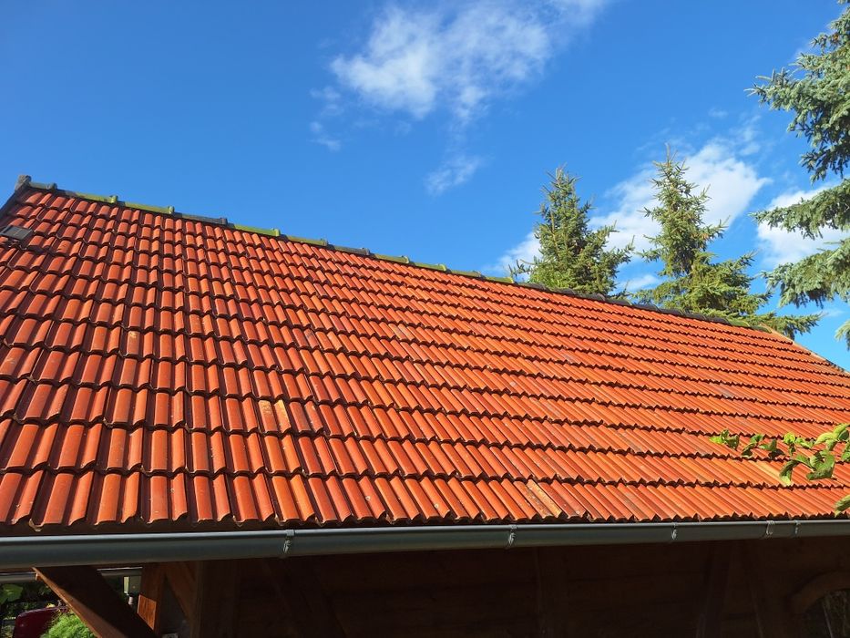 Stara dachówka ceramiczna piękna