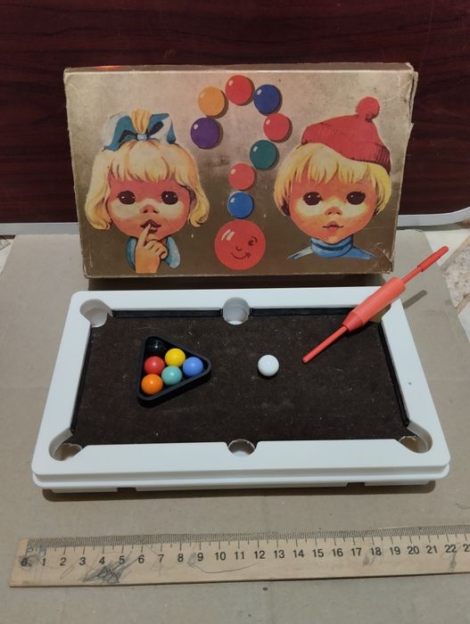 Детская игра. ,,Мини бильярд ". СССР. Коробка. Б/У. Состояние хорошее.