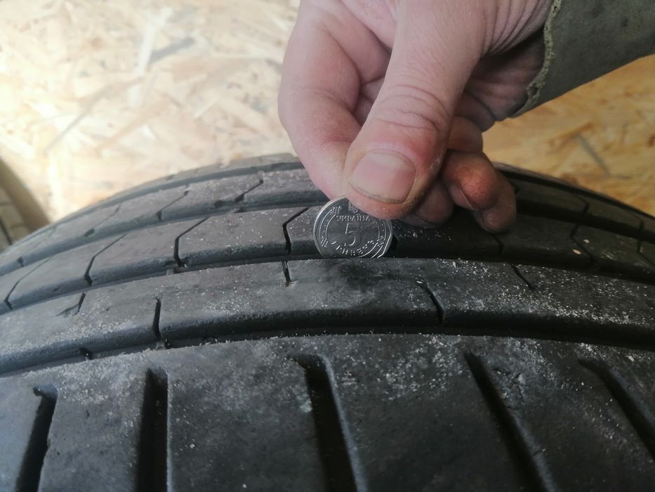 Продаю колісні диски r18 з літньою гумою для vag