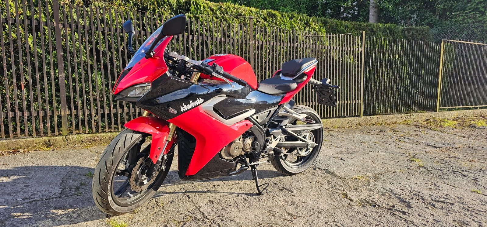 Qj motor SRK125R Ścigacz