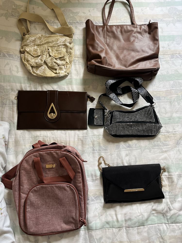 Conjunto de 6 bolsas senhora  todas por 20 euros