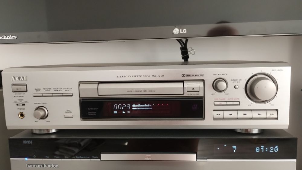 Magnetofon Akai DX 1200 szuflada