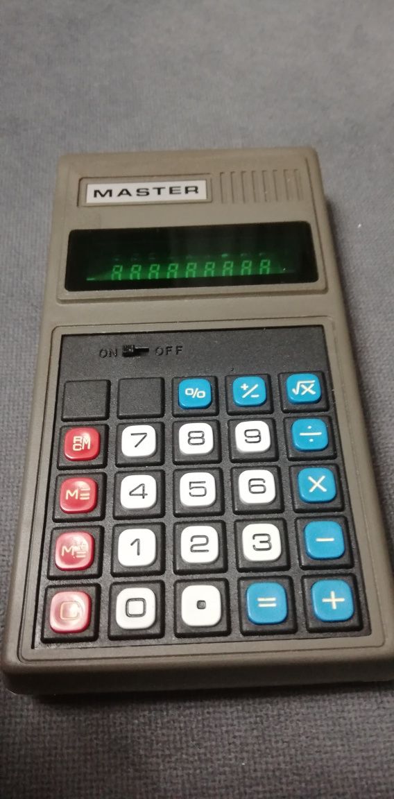 Kultowy kalkulator z lat 70-tych