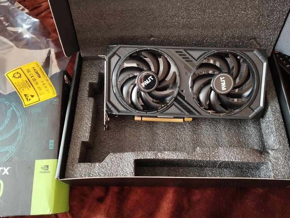 RTX4060 хорошая бюджетная.