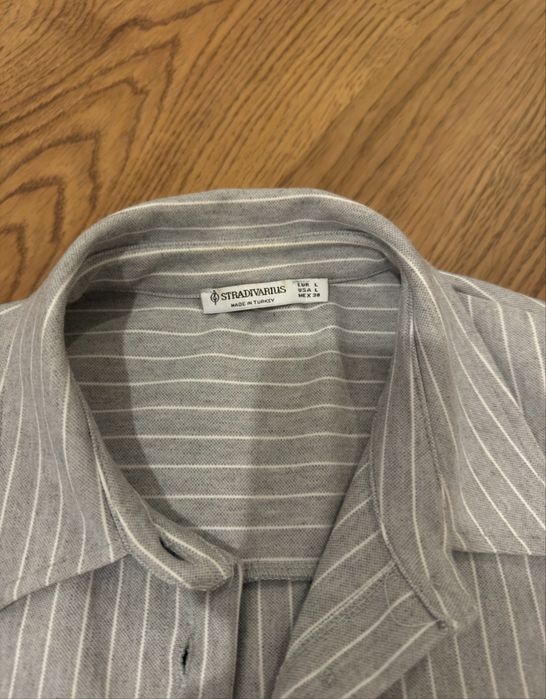 Camisola cinzenta stradivarius L