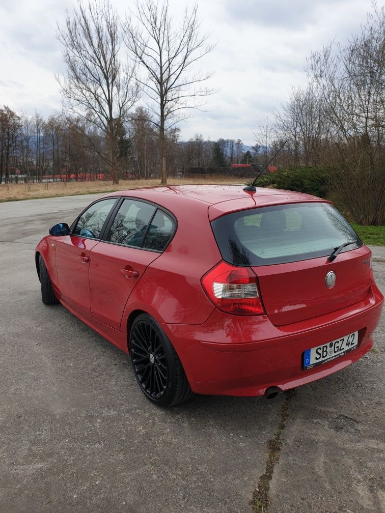 Piękna BMW E87 118i silnik 2.0 KARMESINROT el.fotele tylko 140000km !